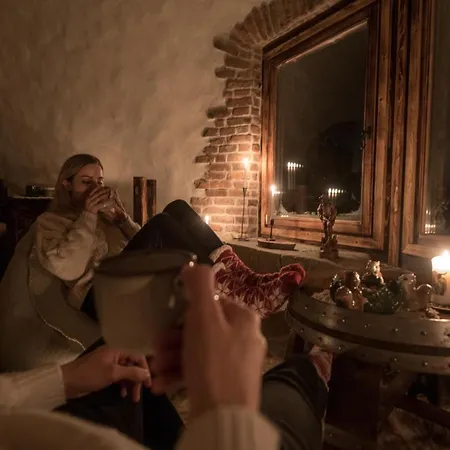 Osada Jaworzyny - Hobbita Z Jaskinia Chalet