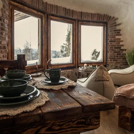 Osada Jaworzyny - Hobbita Z Jaskinia Chalet