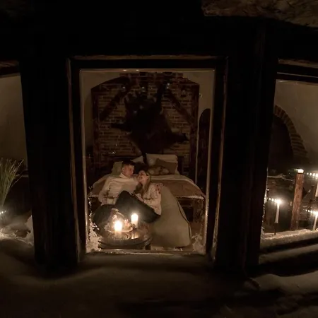 Osada Jaworzyny - Hobbita Z Jaskinia Chalet *