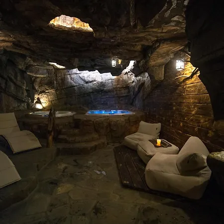 Hobbita Z Jaskinia - Osada Jaworzyny * Tokarnia (Lesser Poland)