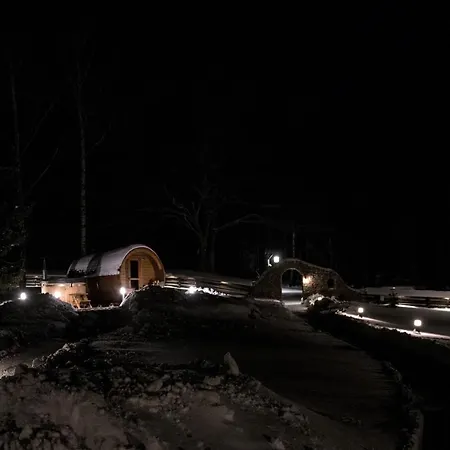 Osada Jaworzyny - Hobbita Z Jaskinia * Tokarnia (Lesser Poland)