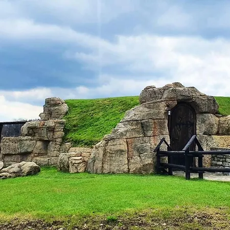 Hobbita Z Jaskinia - Osada Jaworzyny * Tokarnia (Lesser Poland)