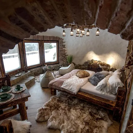 Osada Jaworzyny - Hobbita Z Jaskinią