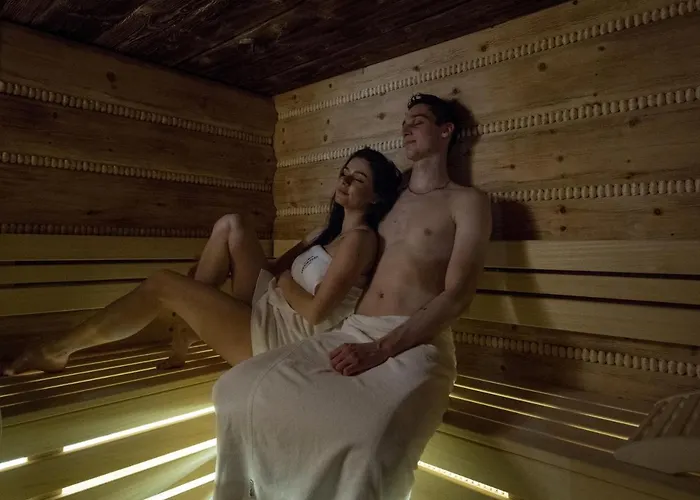 Osada Jaworzyny - Hobbita Z Jaskinią * Tokarnia (Lesser Poland)