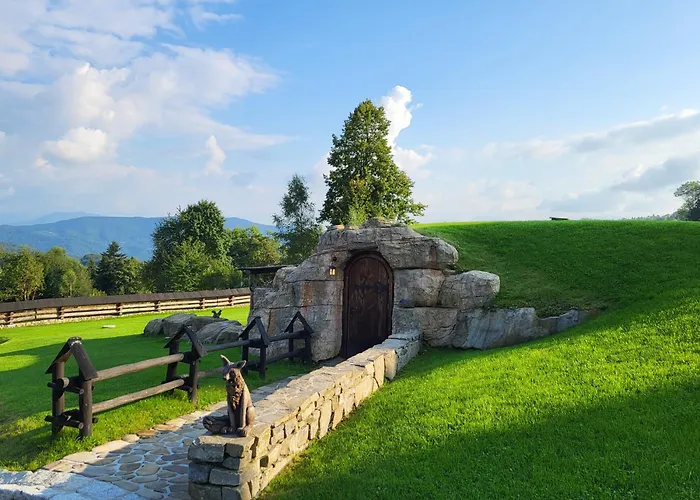 Osada Jaworzyny - Hobbita Z Jaskinią *